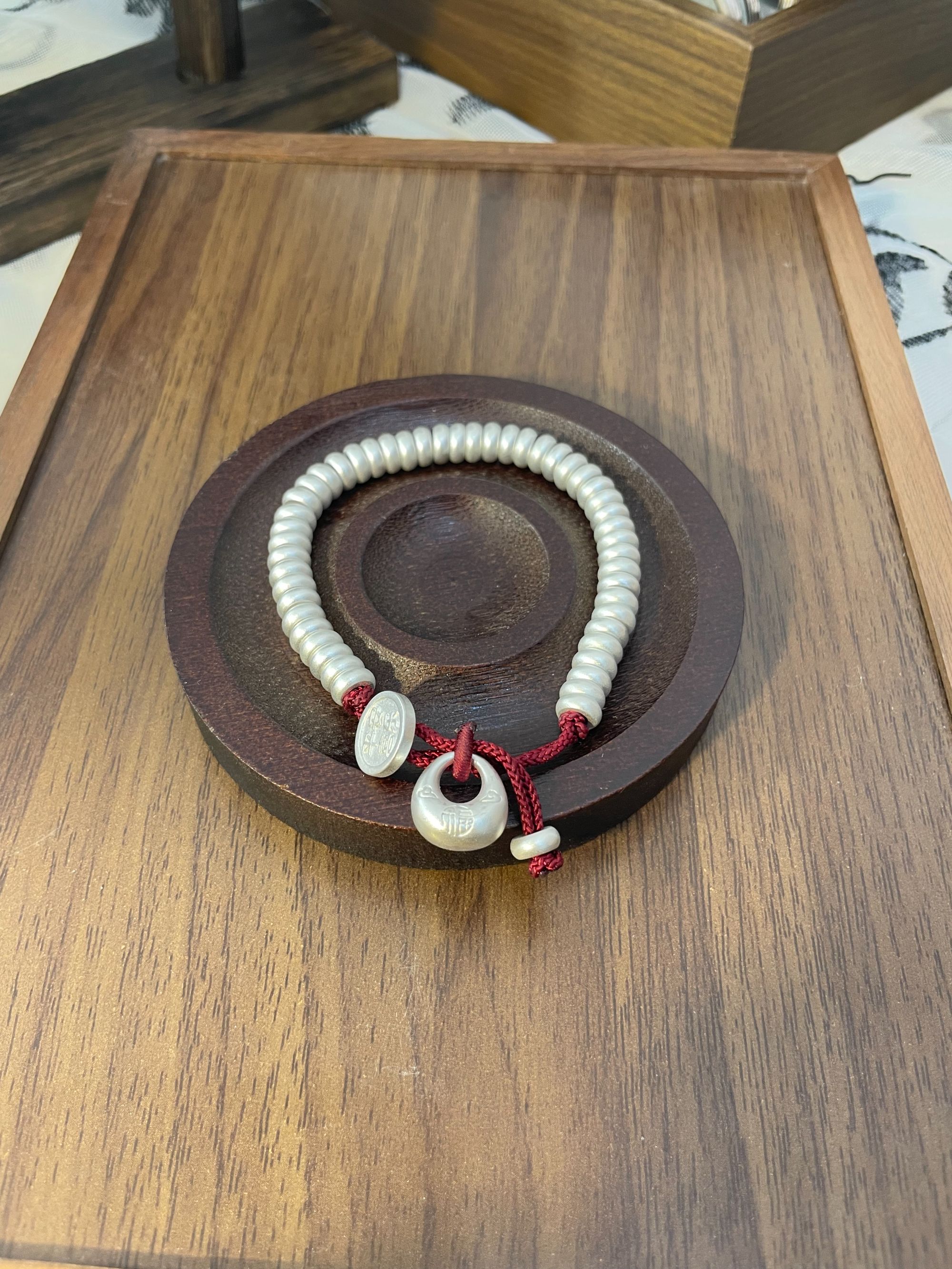 足银银制品 S073 磨砂红盘缠直播间选款时尚百搭精美手镯