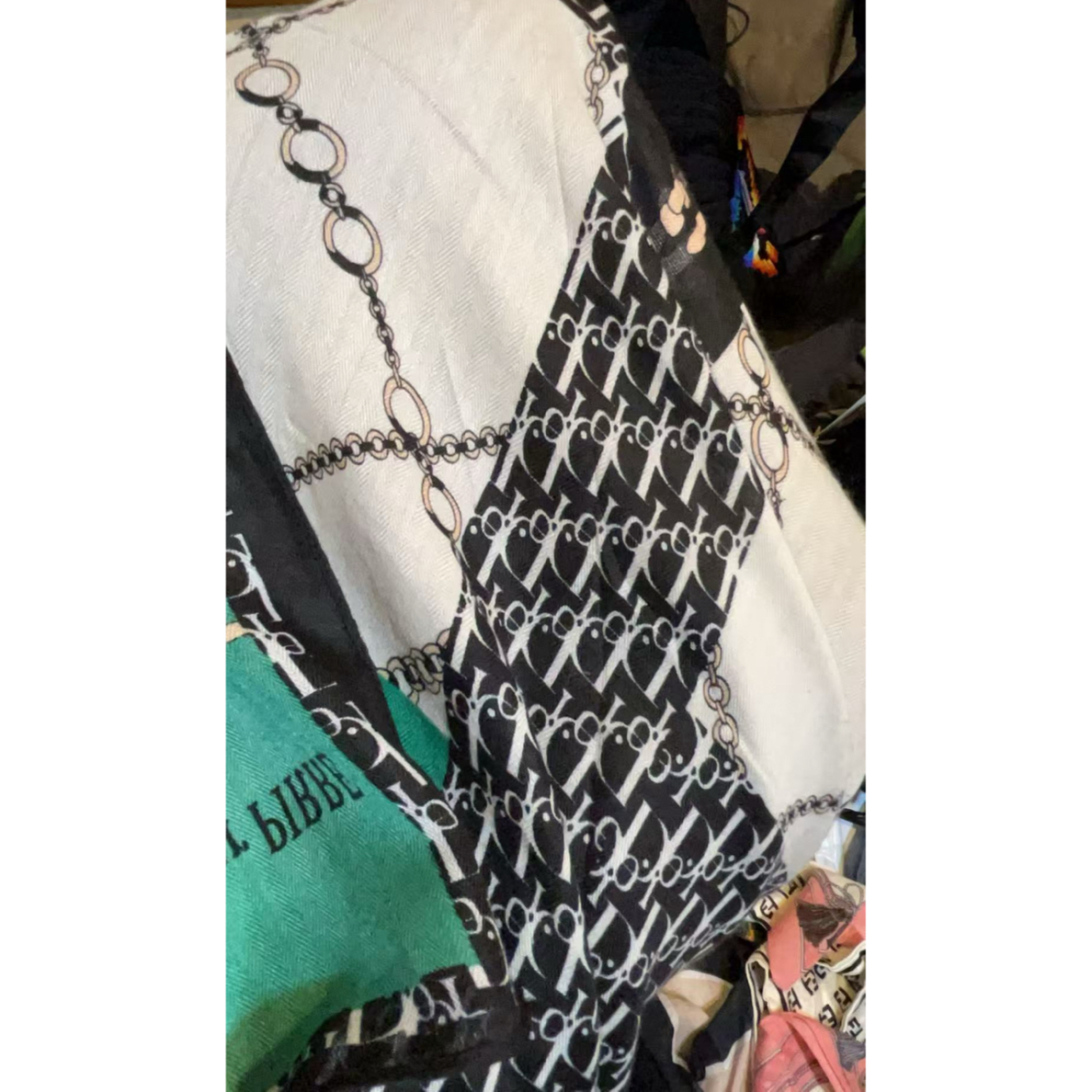 【特价不支持退换】高级感气质优雅不规则图案亲肤柔软女士围巾