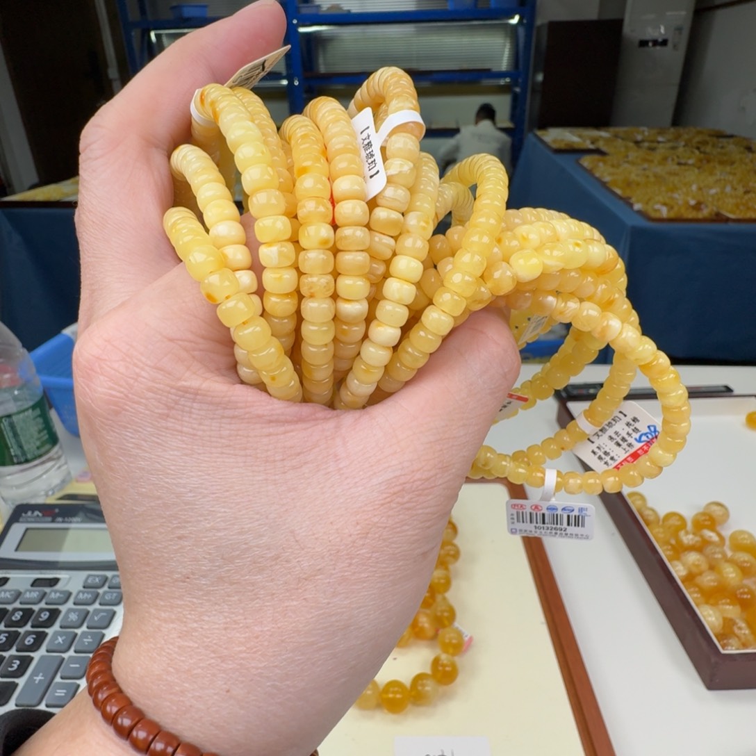 琥珀未镶嵌手链多样性发其一