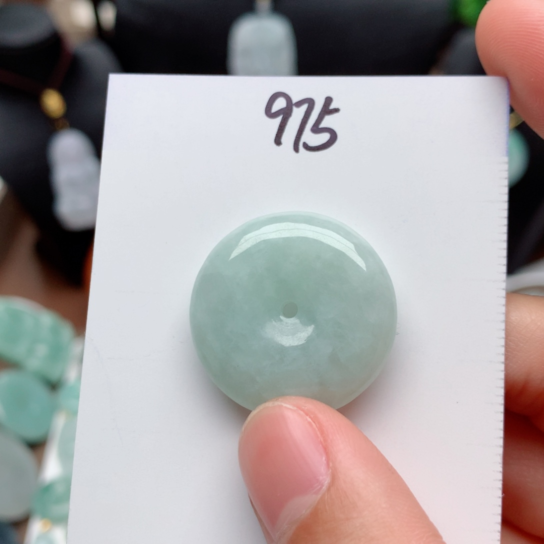 翡翠颈饰未镶嵌吊坠