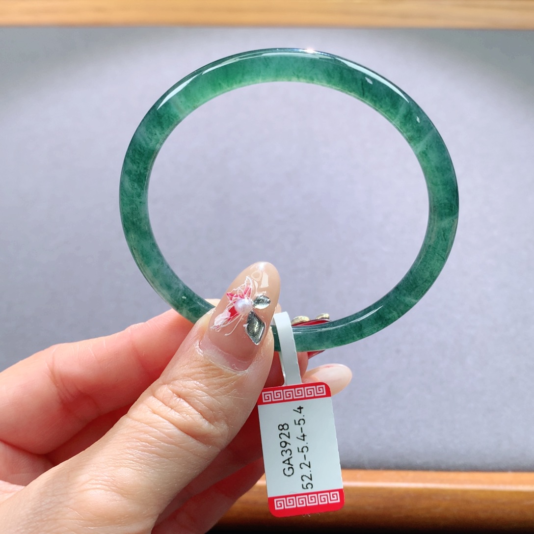 翡翠手镯未镶嵌天然翡翠手镯