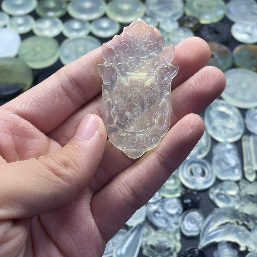 岫玉未镶嵌颈饰山鬼令