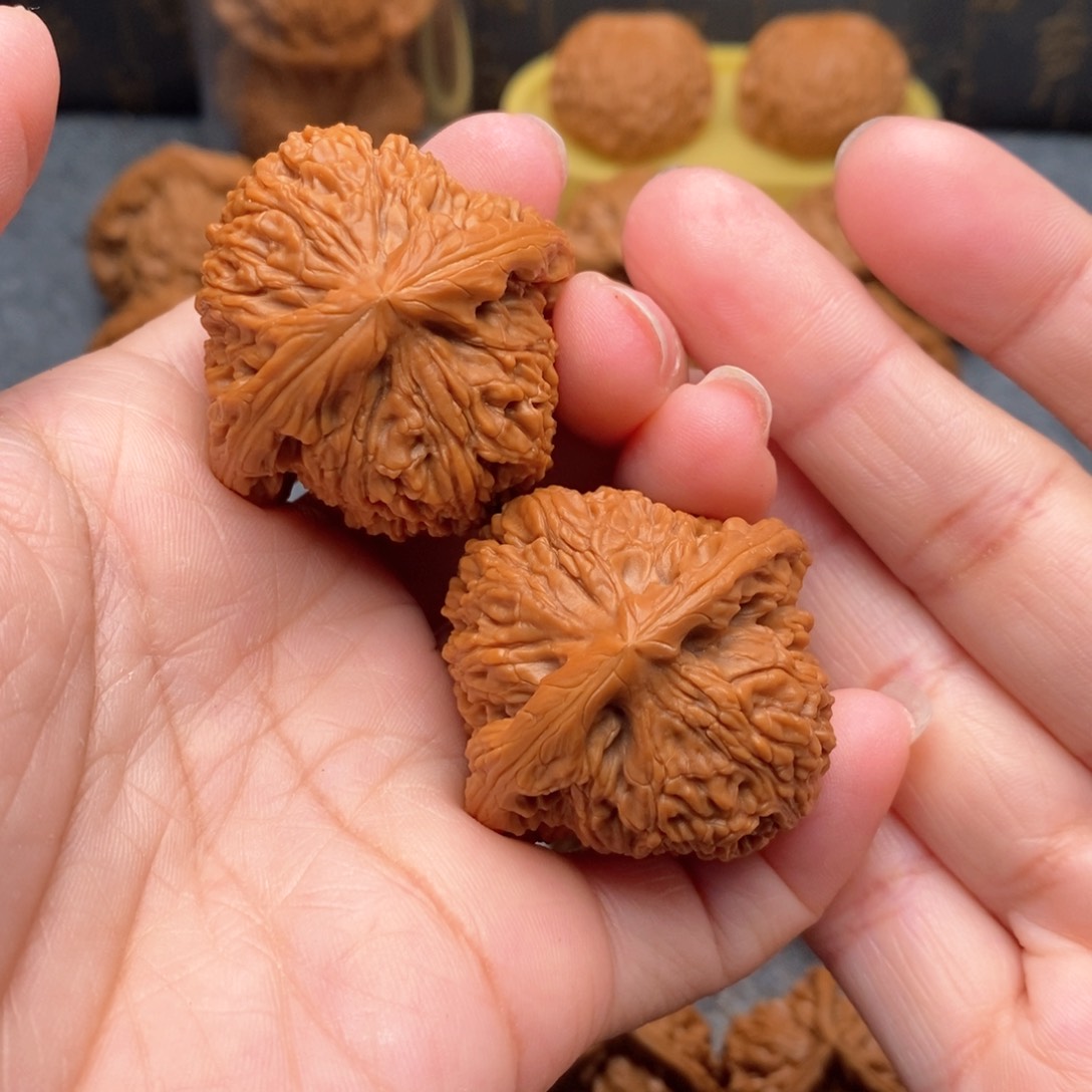 文玩核桃把件精品特价南疆石40