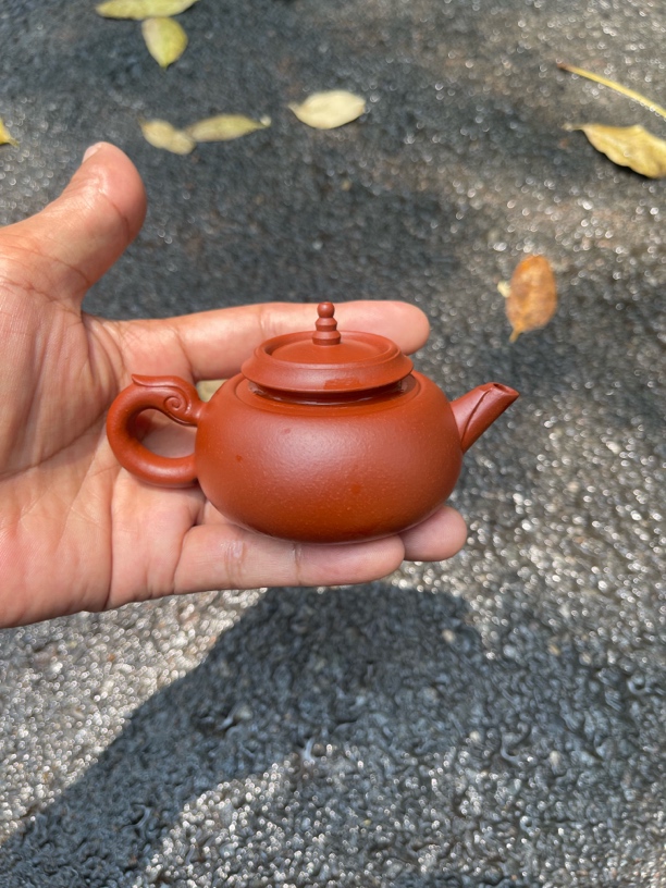 龙湫塔款手拉壶泡茶壶！容量130毫升！双层盖！作者：林嬿！鱼籽朱泥