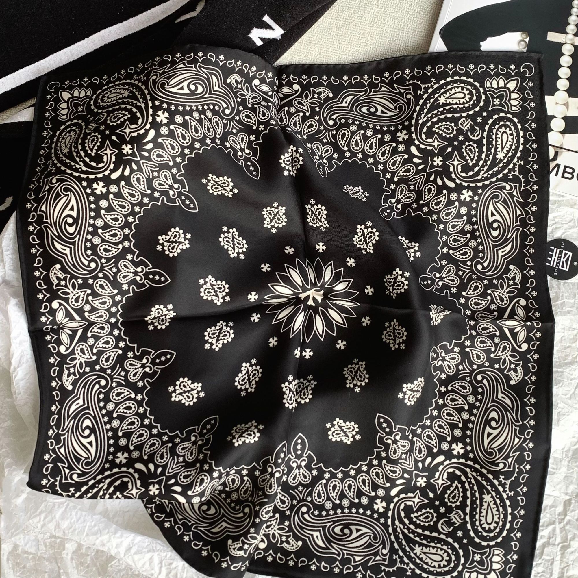 未使用 Chrome Hearts/克罗心 黑色腰果花丝巾55*55 18073814