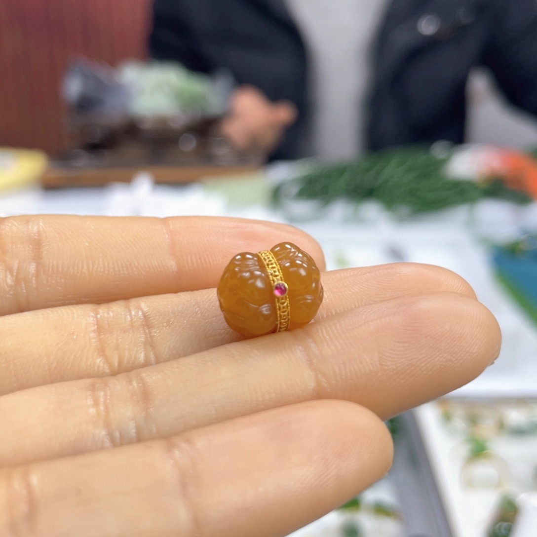 和田玉颈饰18K金镶嵌