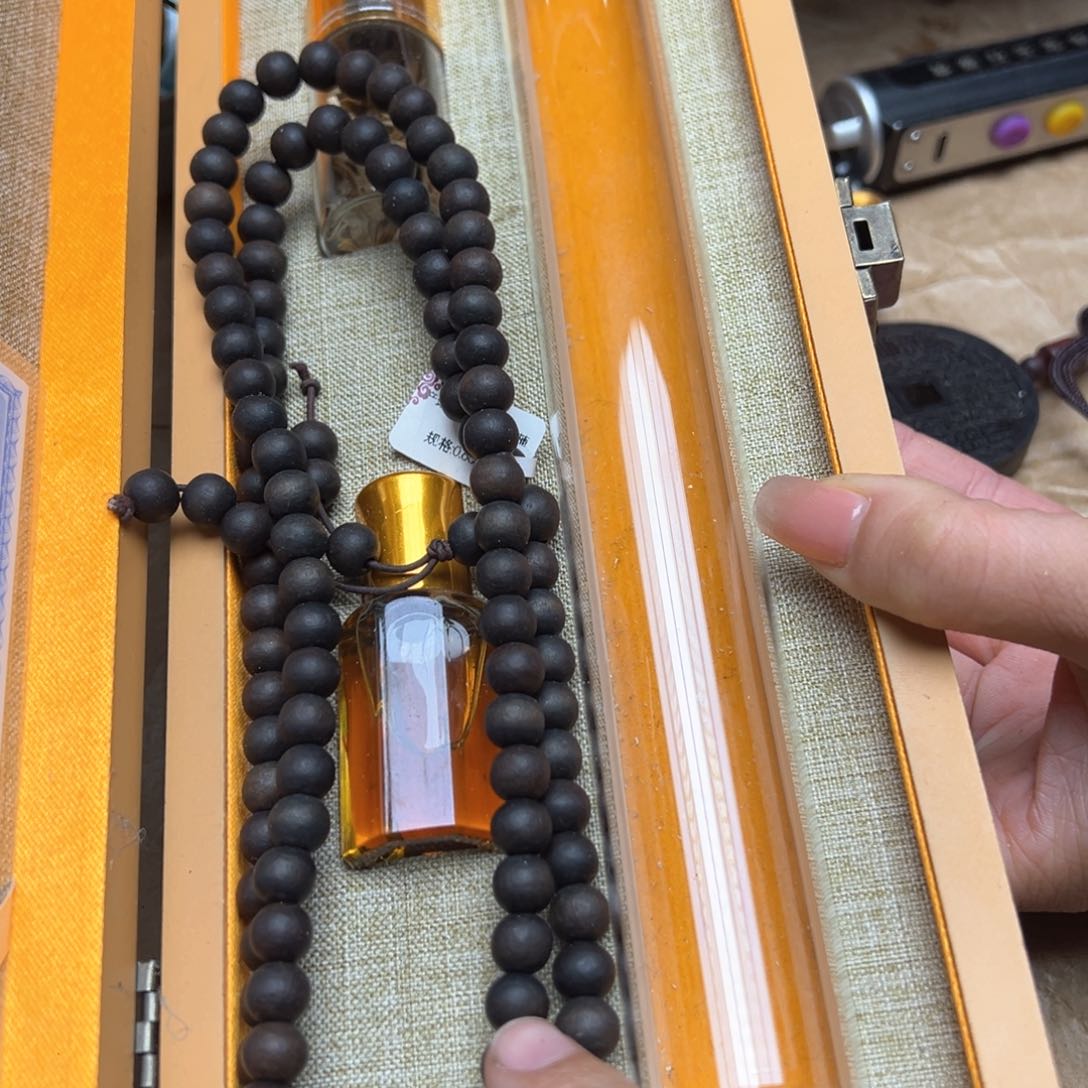 大叶紫檀（黑酸枝木类）