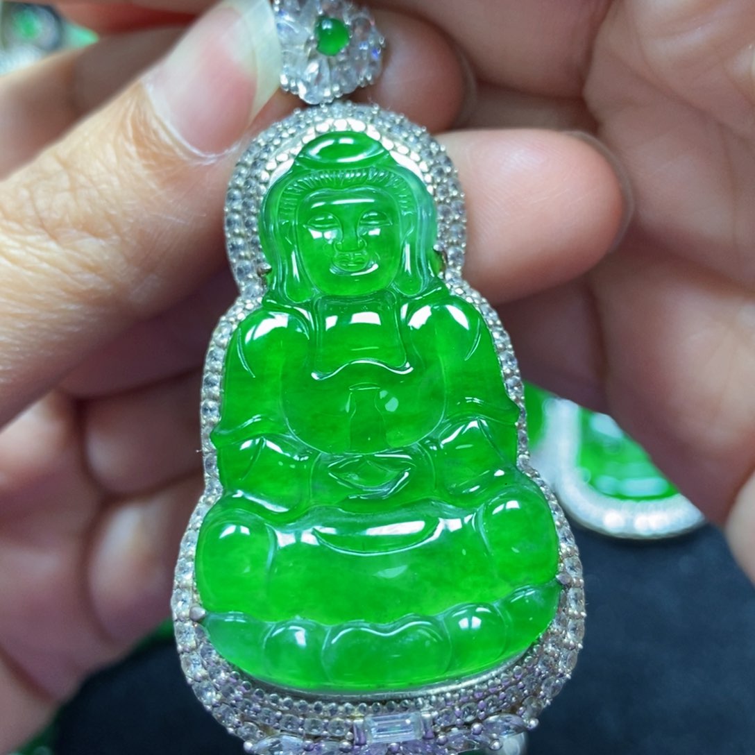 翡翠颈饰银S925镶嵌天然翡翠