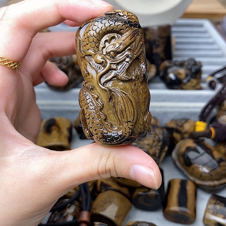 橄榄核手串/手链龙牌