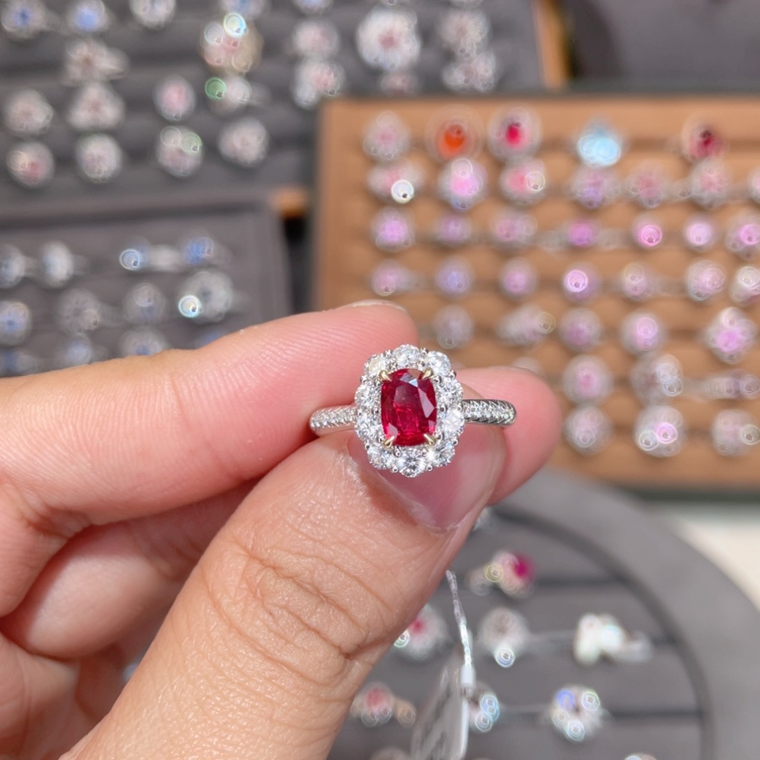 红宝石戒指18K金镶嵌1.02ct 无烧鸽血