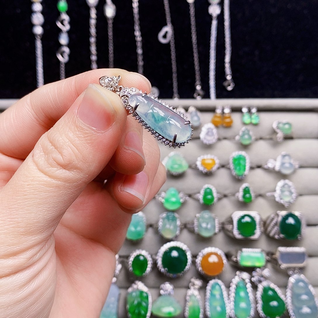 翡翠银S925镶嵌颈饰豆子