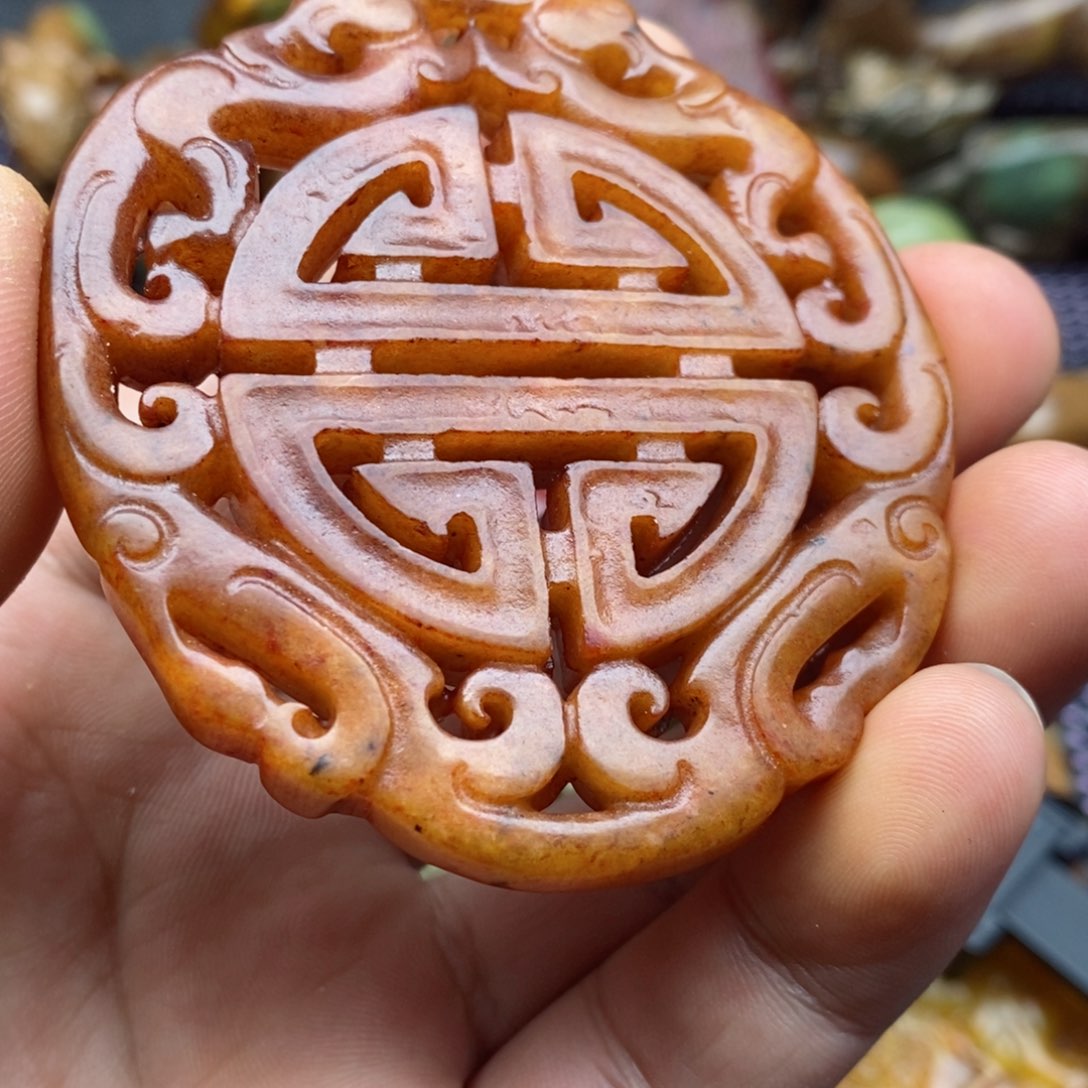 蛇纹石玉颈饰足银镀金镶嵌