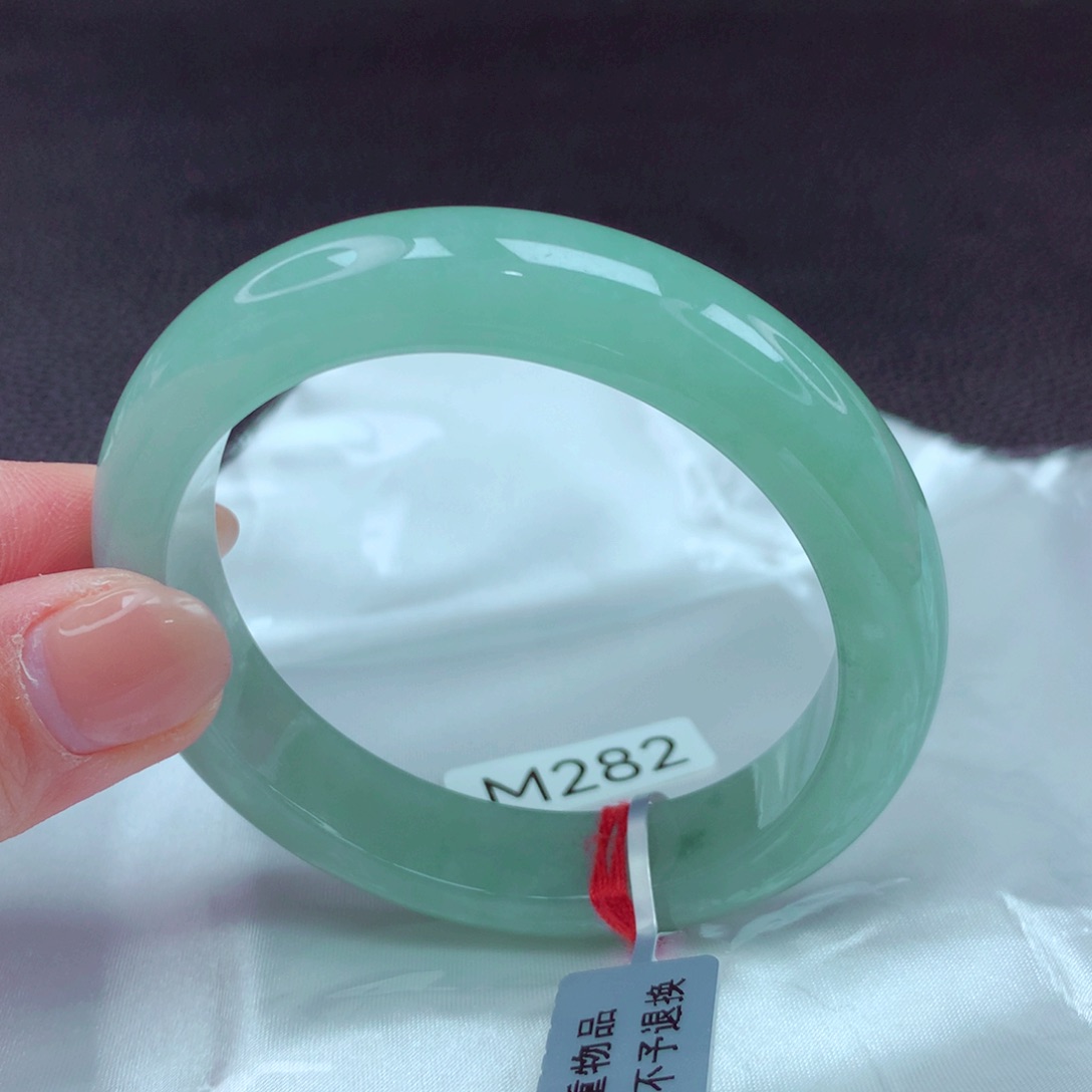 翡翠手镯未镶嵌手镯88