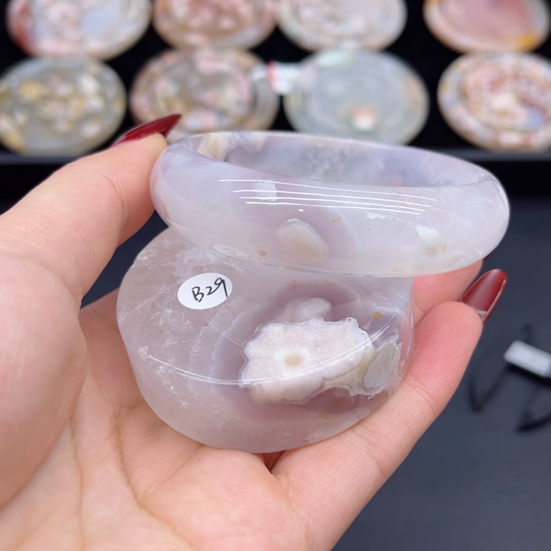 玛瑙/玉髓手镯未镶嵌55