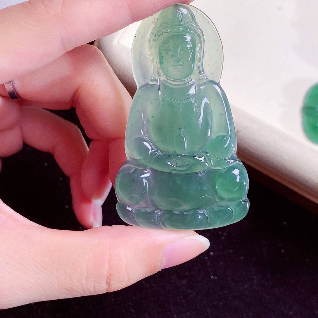 颈饰未镶嵌翡翠天然