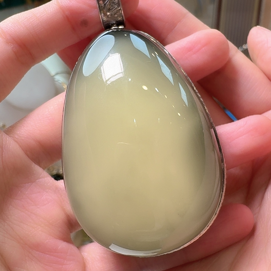 琥珀未镶嵌颈饰吊坠