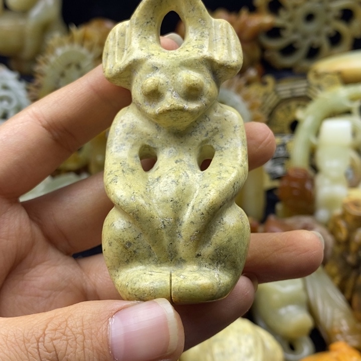 蛇纹石玉颈饰未镶嵌106