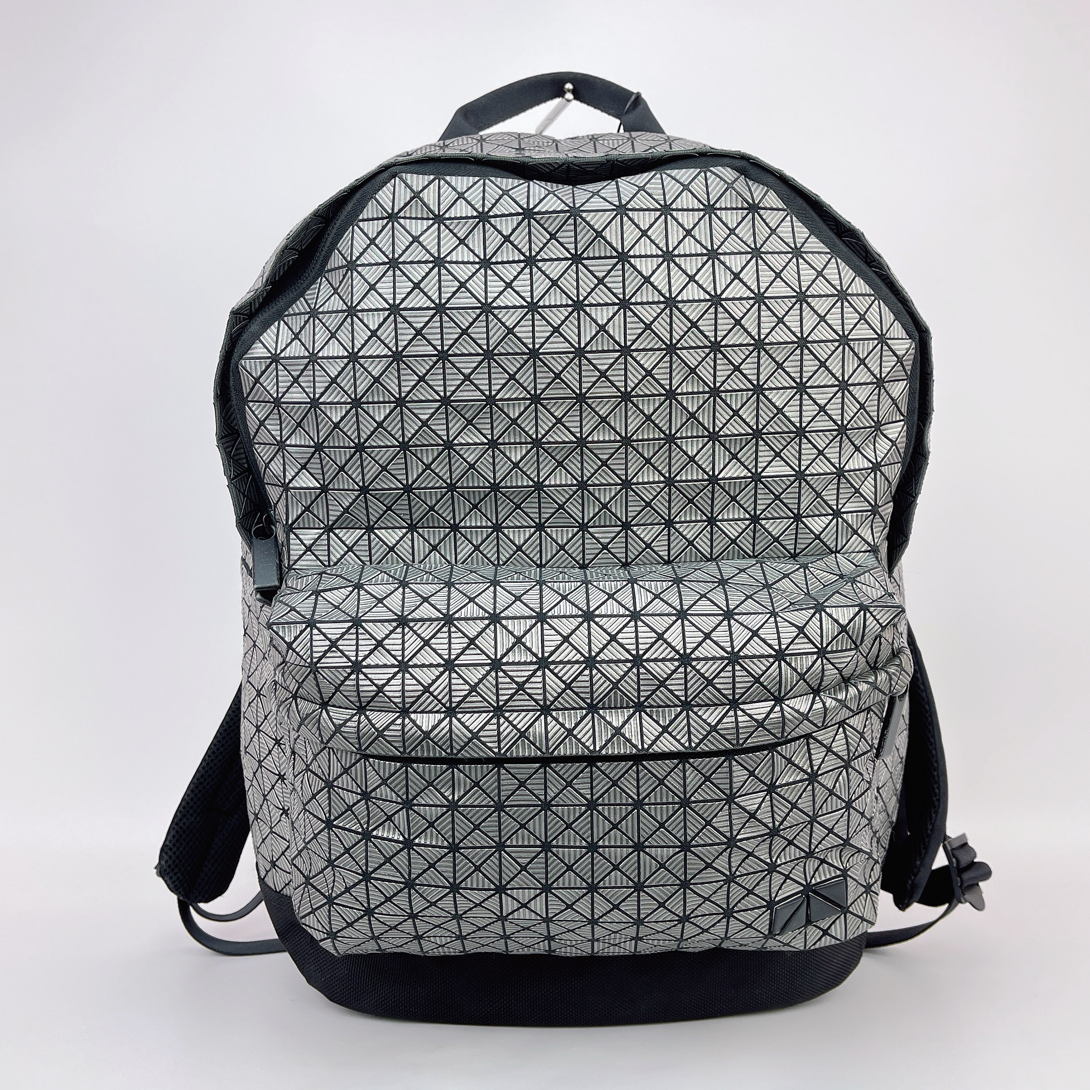 95新 Issey Miyake/三宅一生 三宅一生双肩包底长33 N908