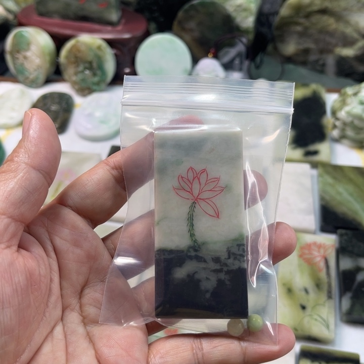独山玉颈饰未镶嵌亲**诚