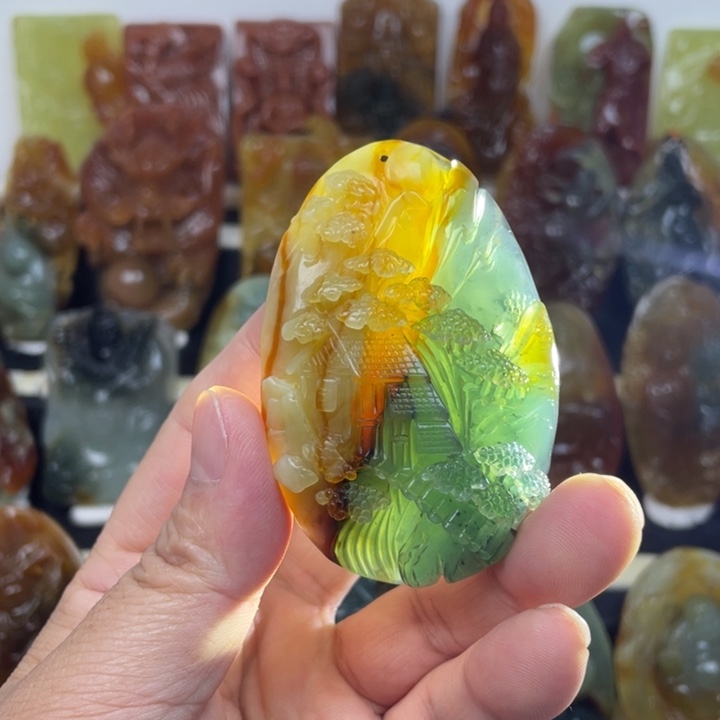 蛇纹石玉吊坠未镶嵌