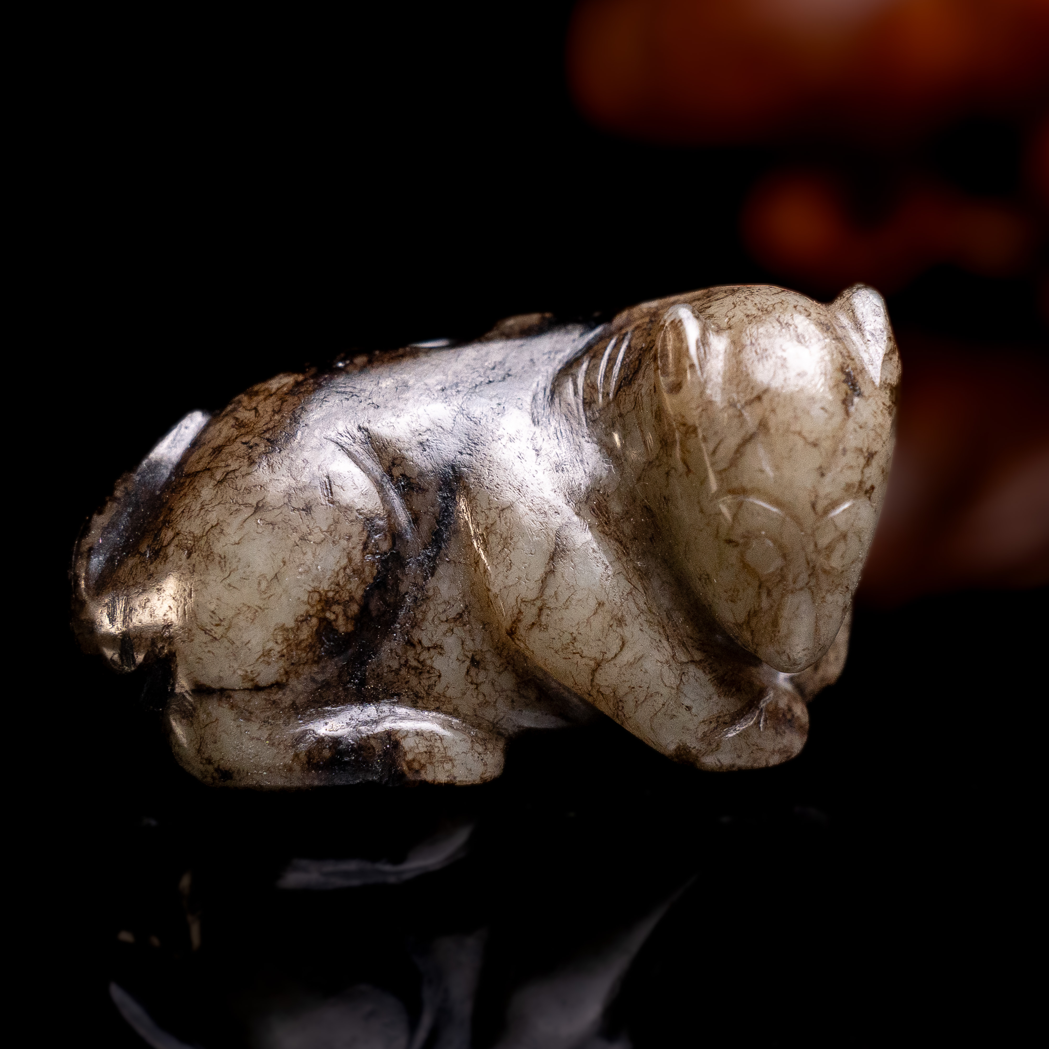 明代和田玉瑞兽把件