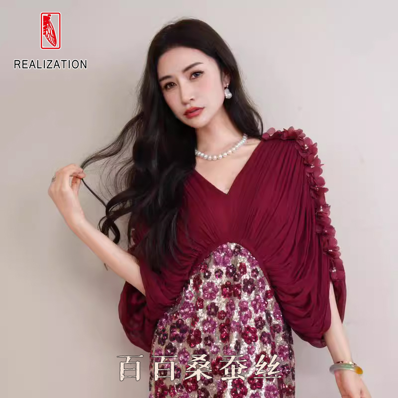 治愈·丝绒栖光，花曳柔生气质时尚收腰设计师连衣裙酒红色桑蚕丝