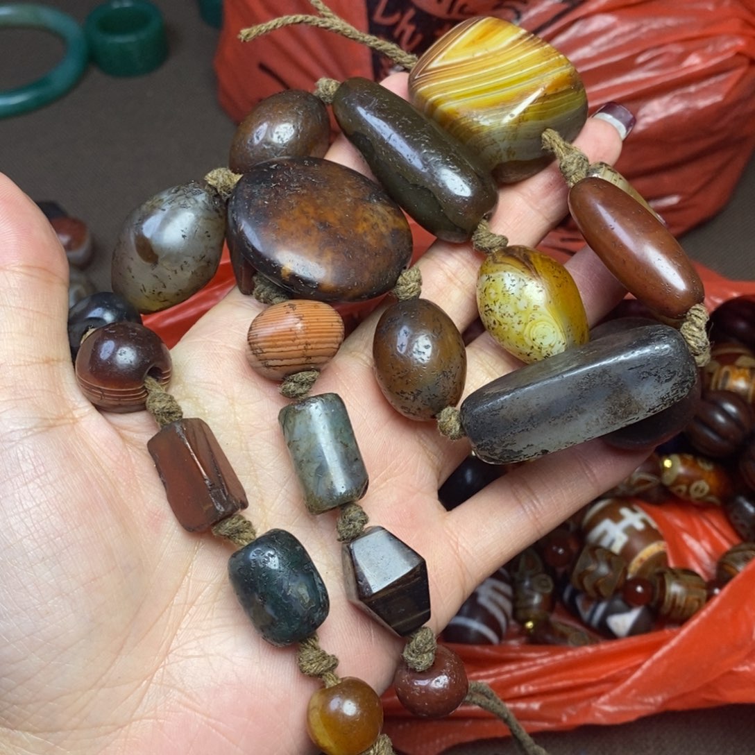 玛瑙/玉髓颈饰未镶嵌