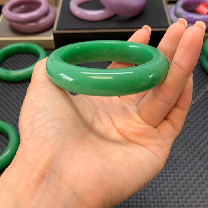 我***菲石英质玉手镯未镶嵌