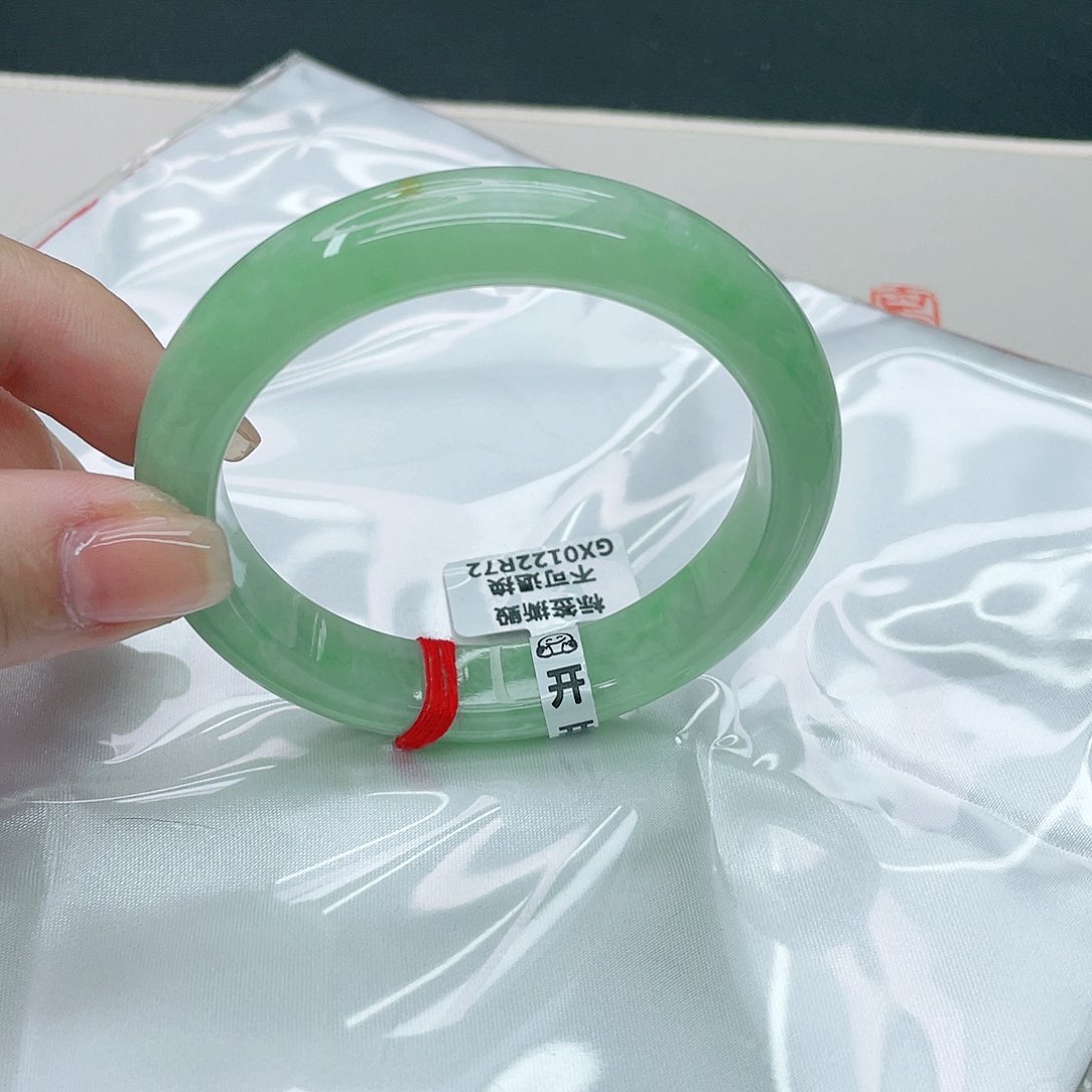 翡翠手镯未镶嵌正58.5