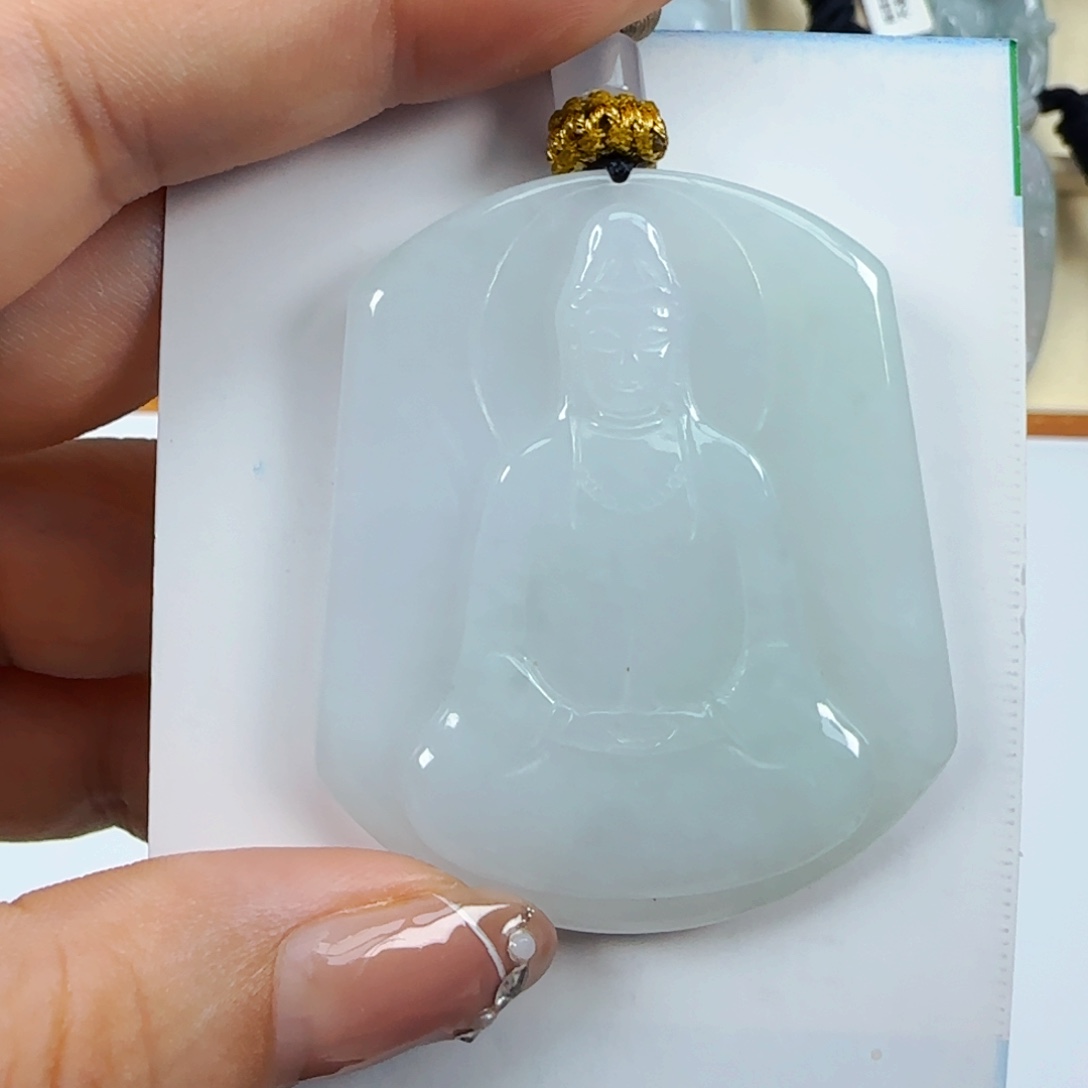 翡翠未镶嵌颈饰  