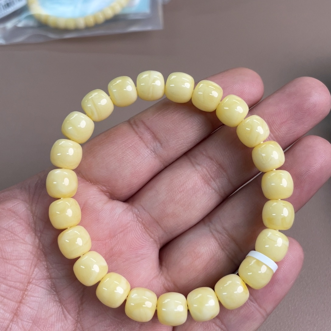 琥珀裸石未镶嵌1630000000000