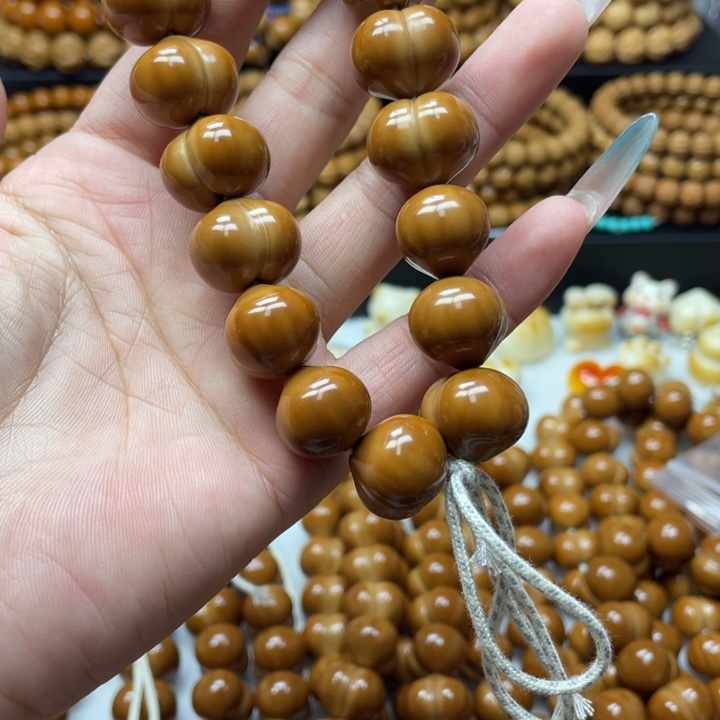 用***7猴头核桃吊坠全品18小加柯基屁桃