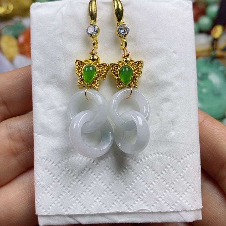 翡翠吊坠(赠链)未镶嵌