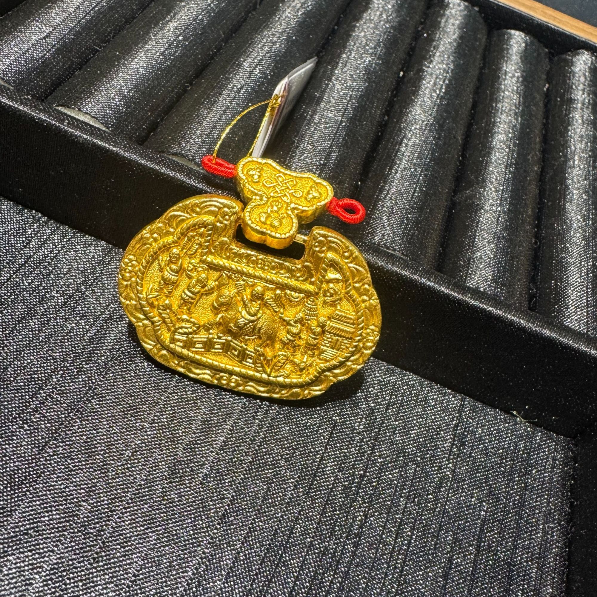 足金錾刻五子登科锁包