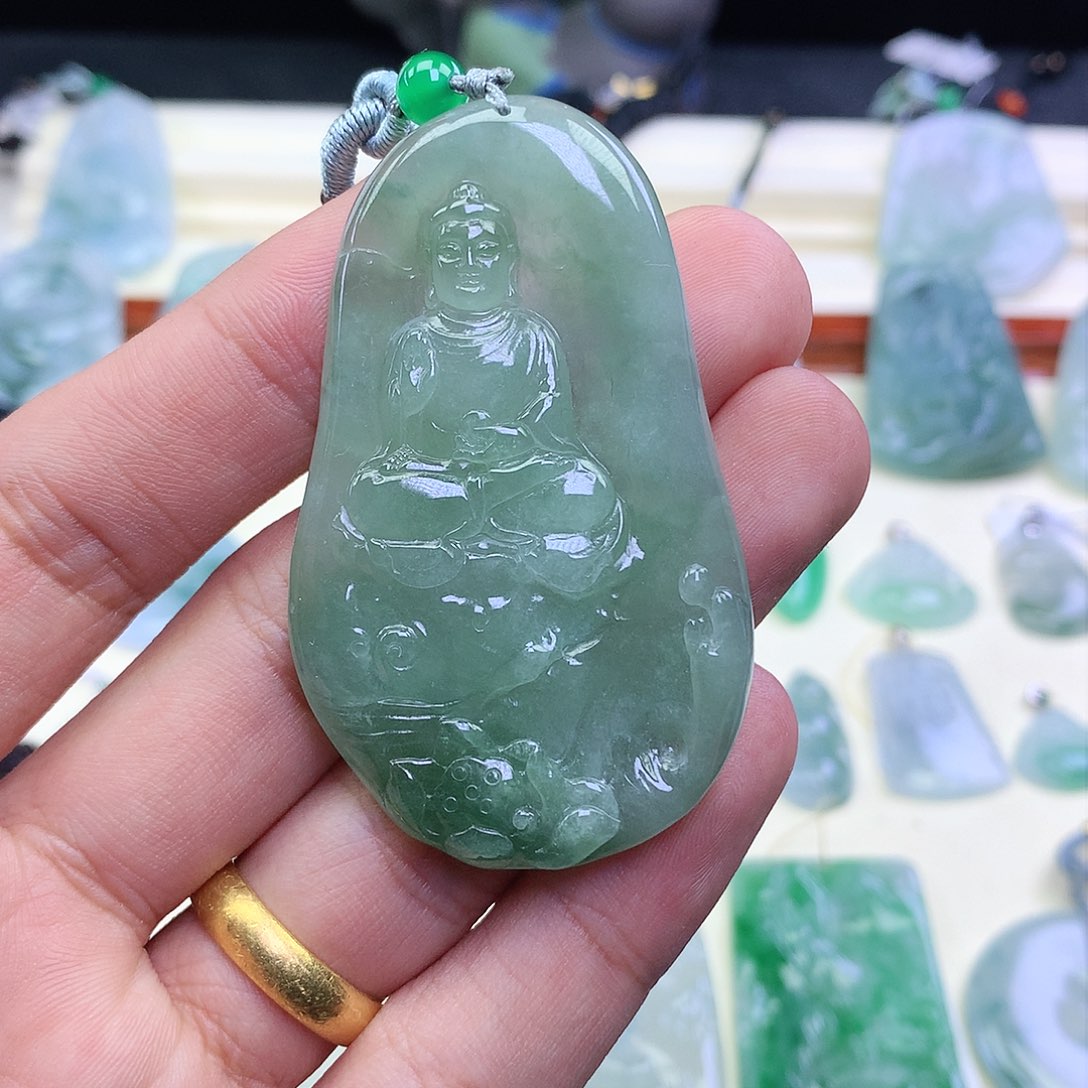 翡翠颈饰未镶嵌吊坠