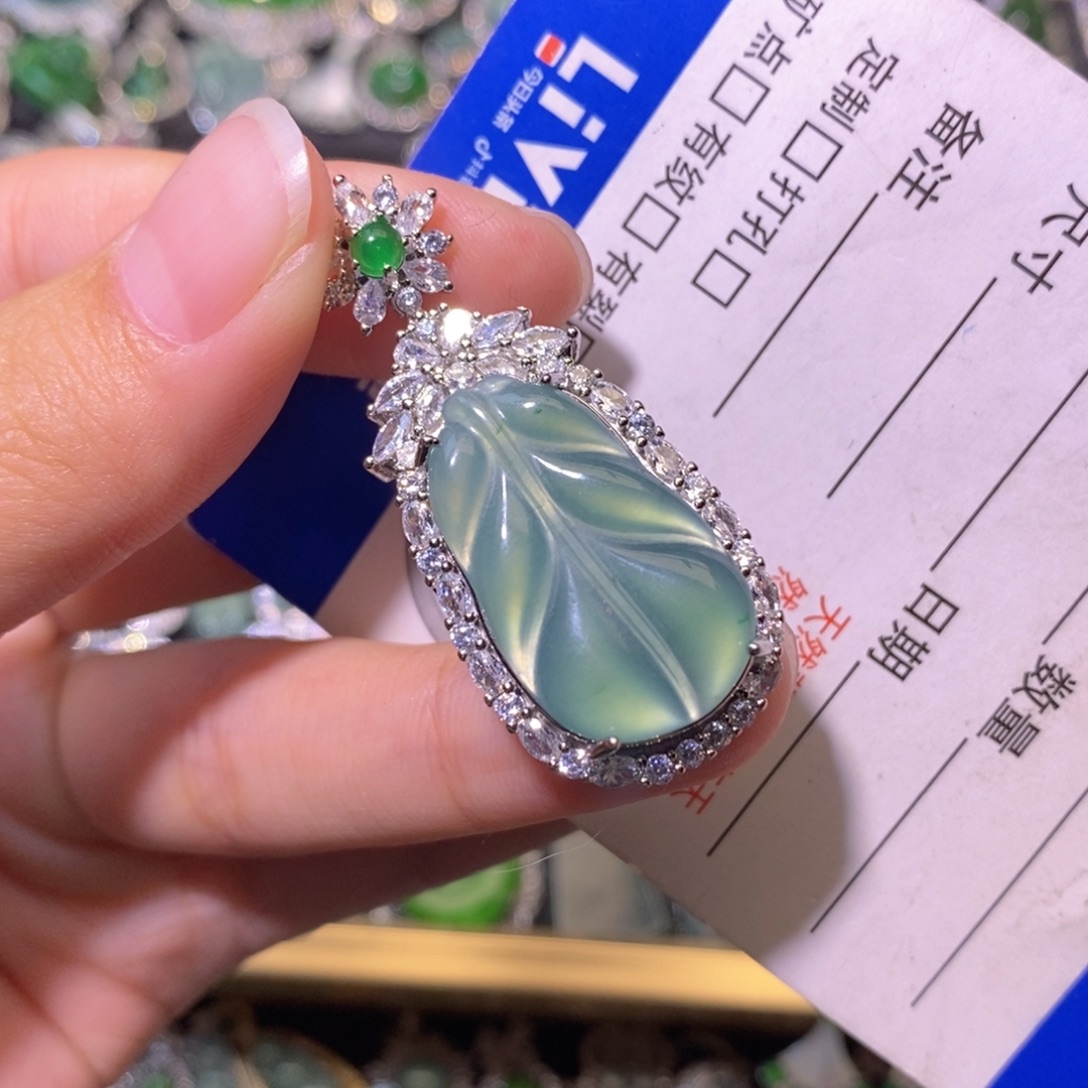 翡翠未镶嵌颈饰天然