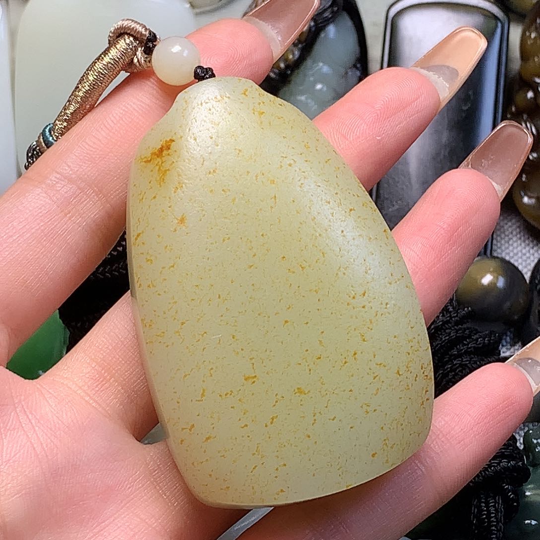 颈饰未镶嵌和田玉源*宝