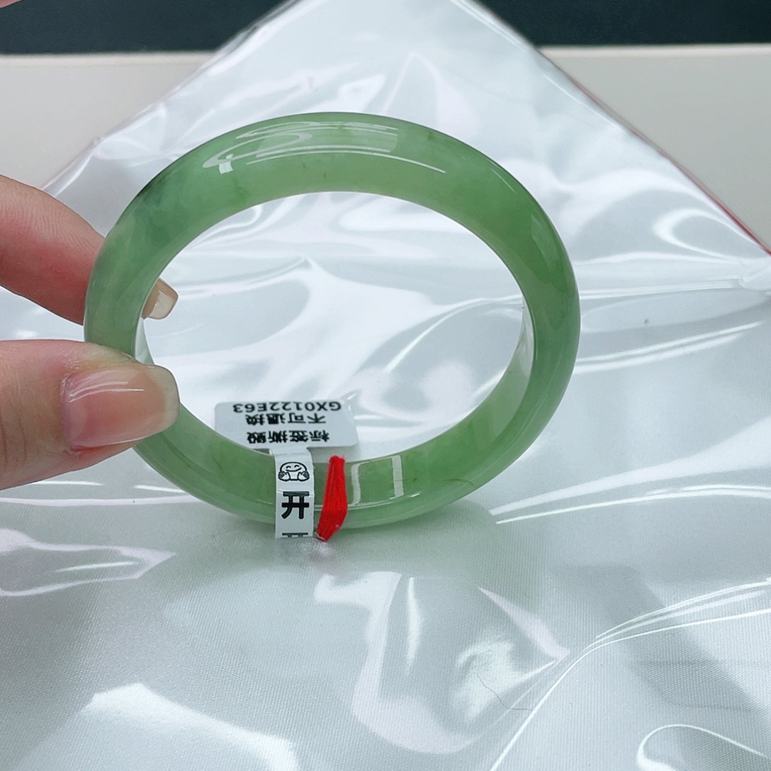 翡翠手镯未镶嵌正57.4