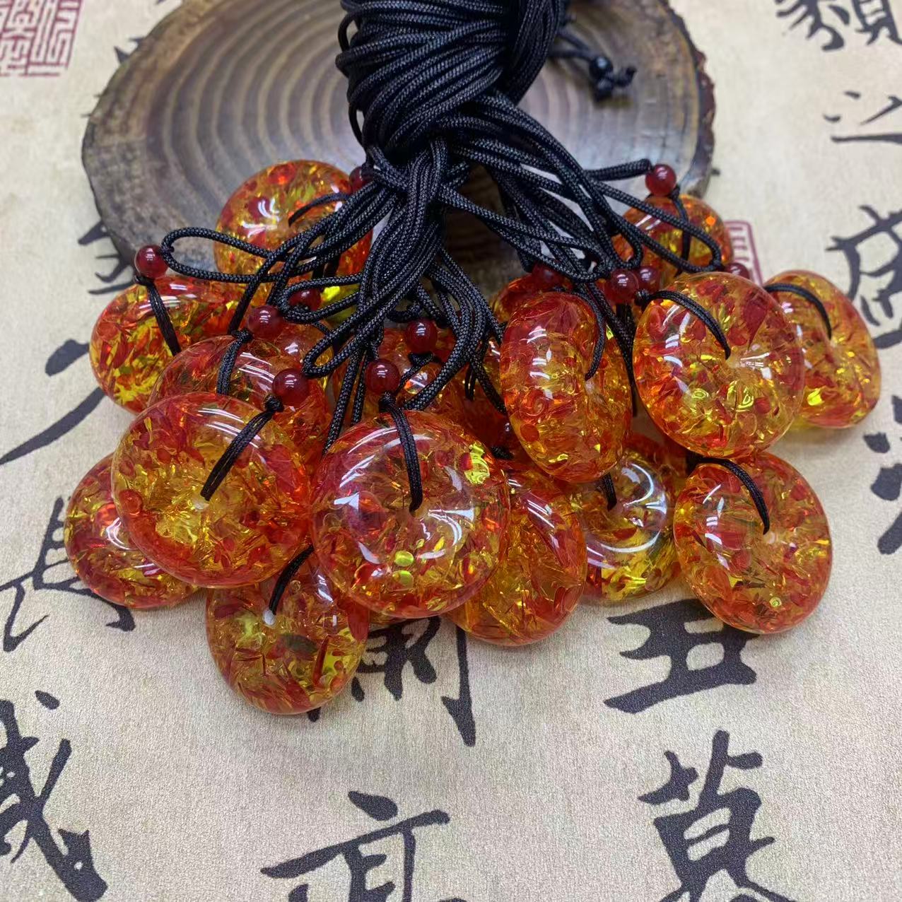 琥珀花珀精美花瓣平安扣吊坠-拍一发一