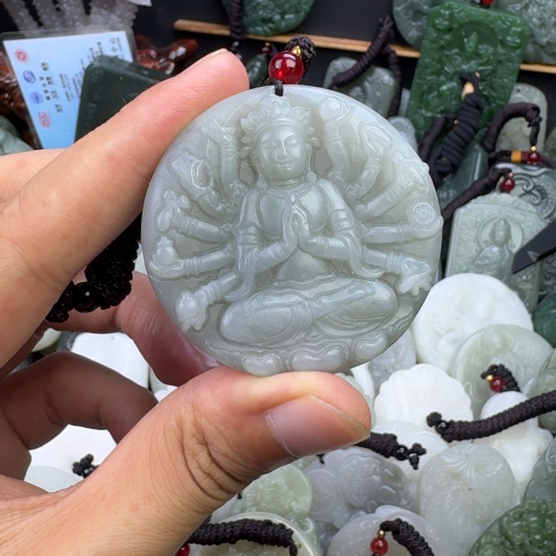 颈饰未镶嵌和田玉