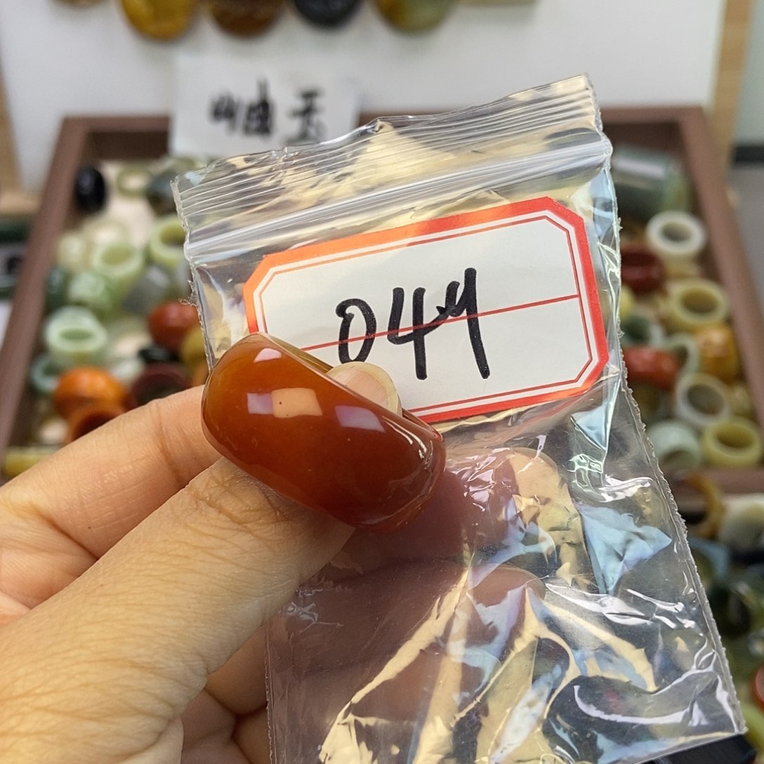 小***孔蛇纹石玉未镶嵌戒指