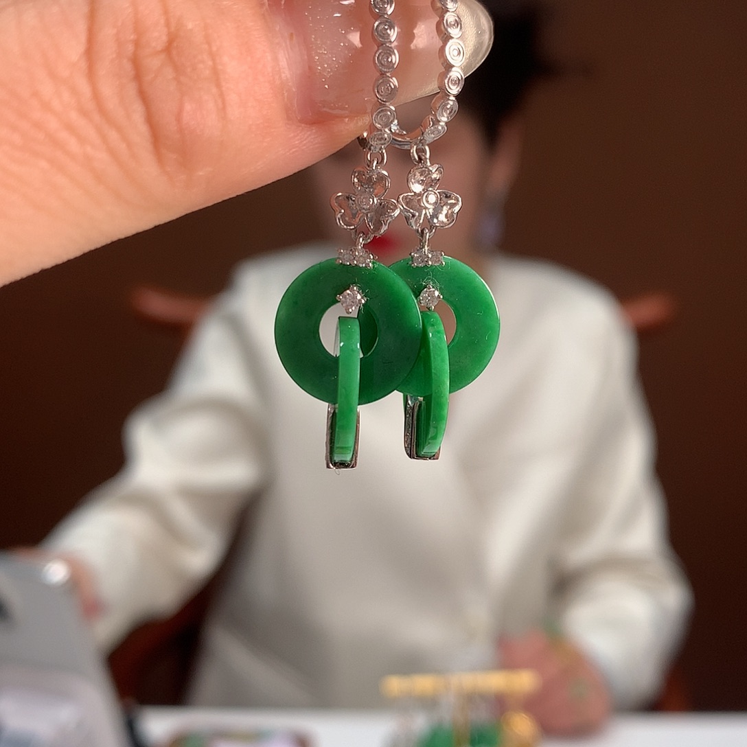 18K金镶嵌翡翠耳饰耳饰
