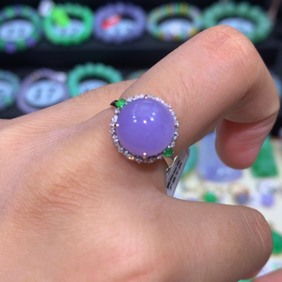 翡翠18K金镶嵌颈饰翡翠