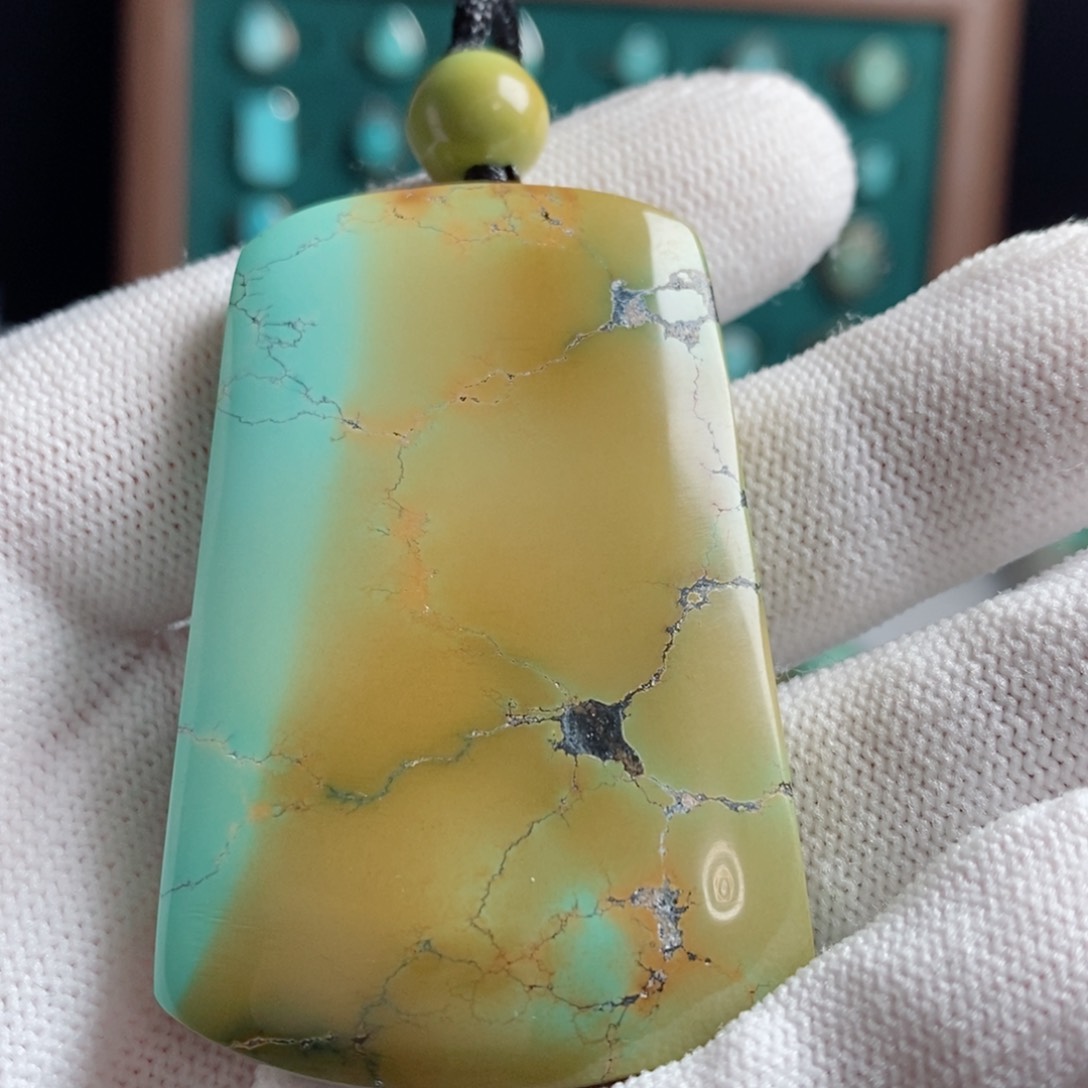 绿松石颈饰未镶嵌