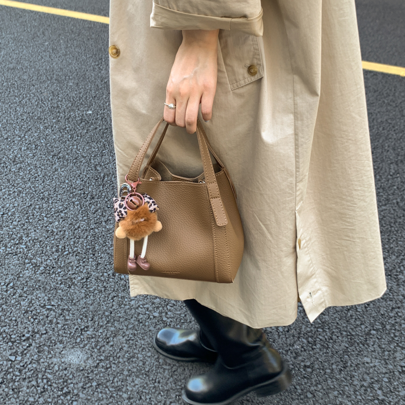 2025早秋新款菜篮子包包女式软皮手提包单肩斜挎包简约水桶包百搭