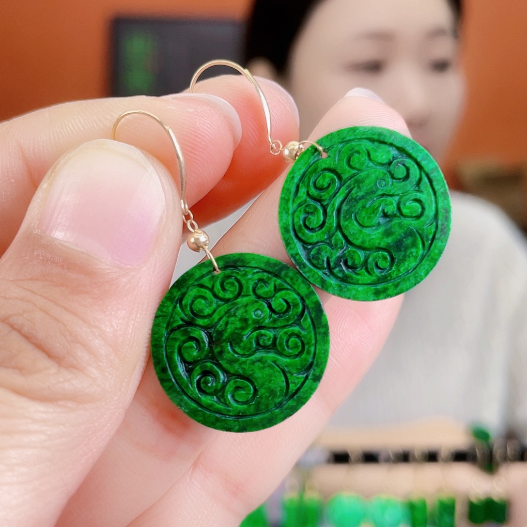 翡翠18K金镶嵌耳饰