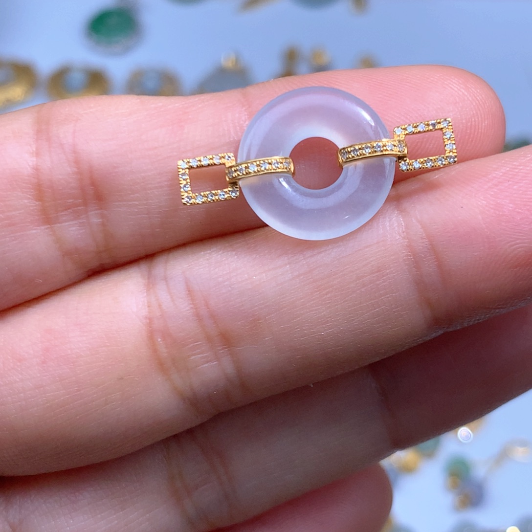 翡翠未镶嵌毛衣链甜甜圈