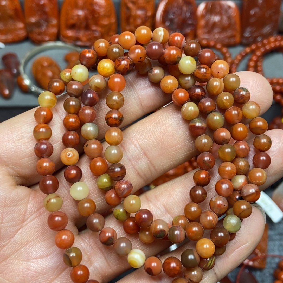 南红玛瑙手串未镶嵌5+’mm