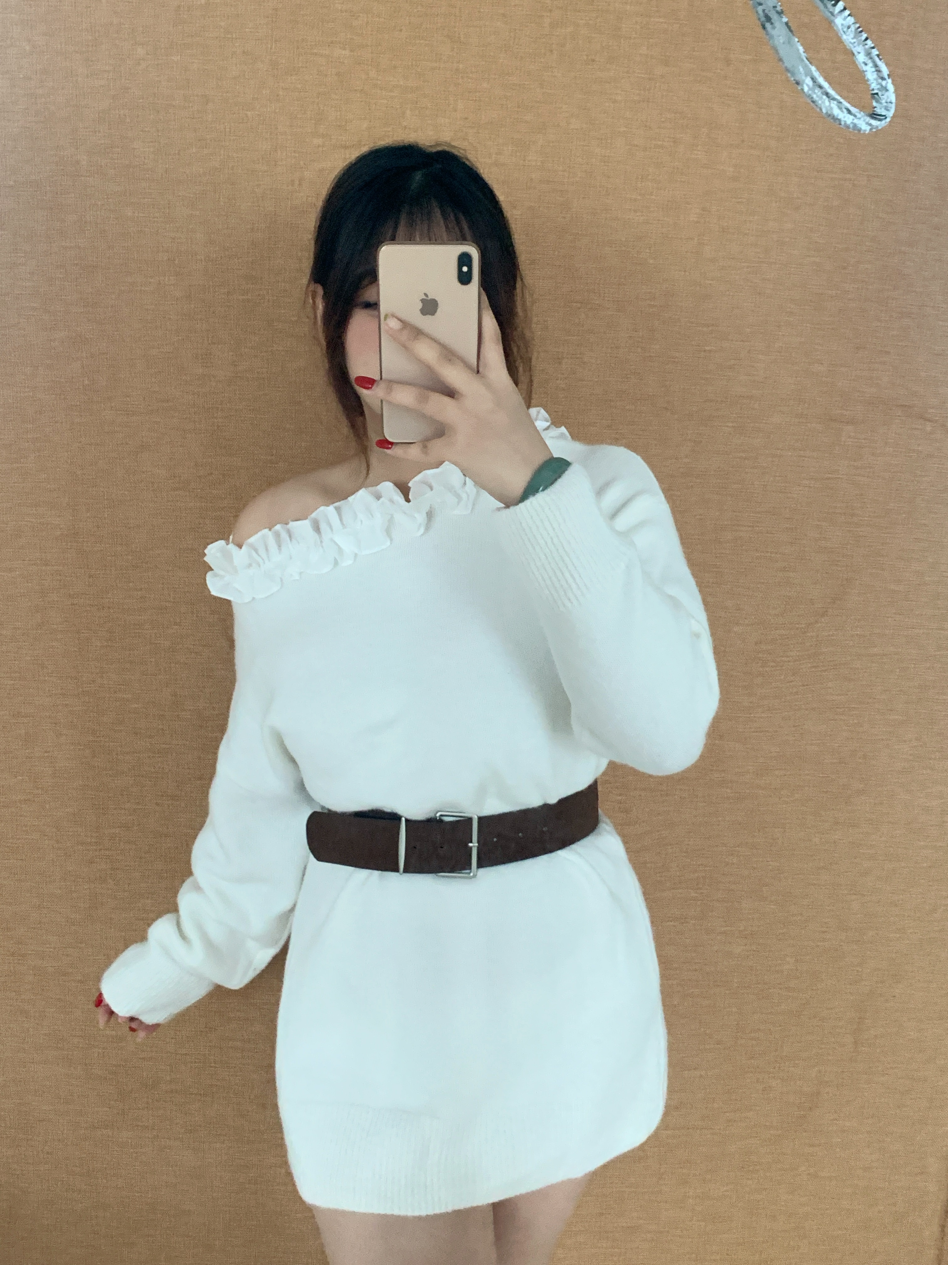   韩系显瘦千金风木耳边斜肩针织连衣裙