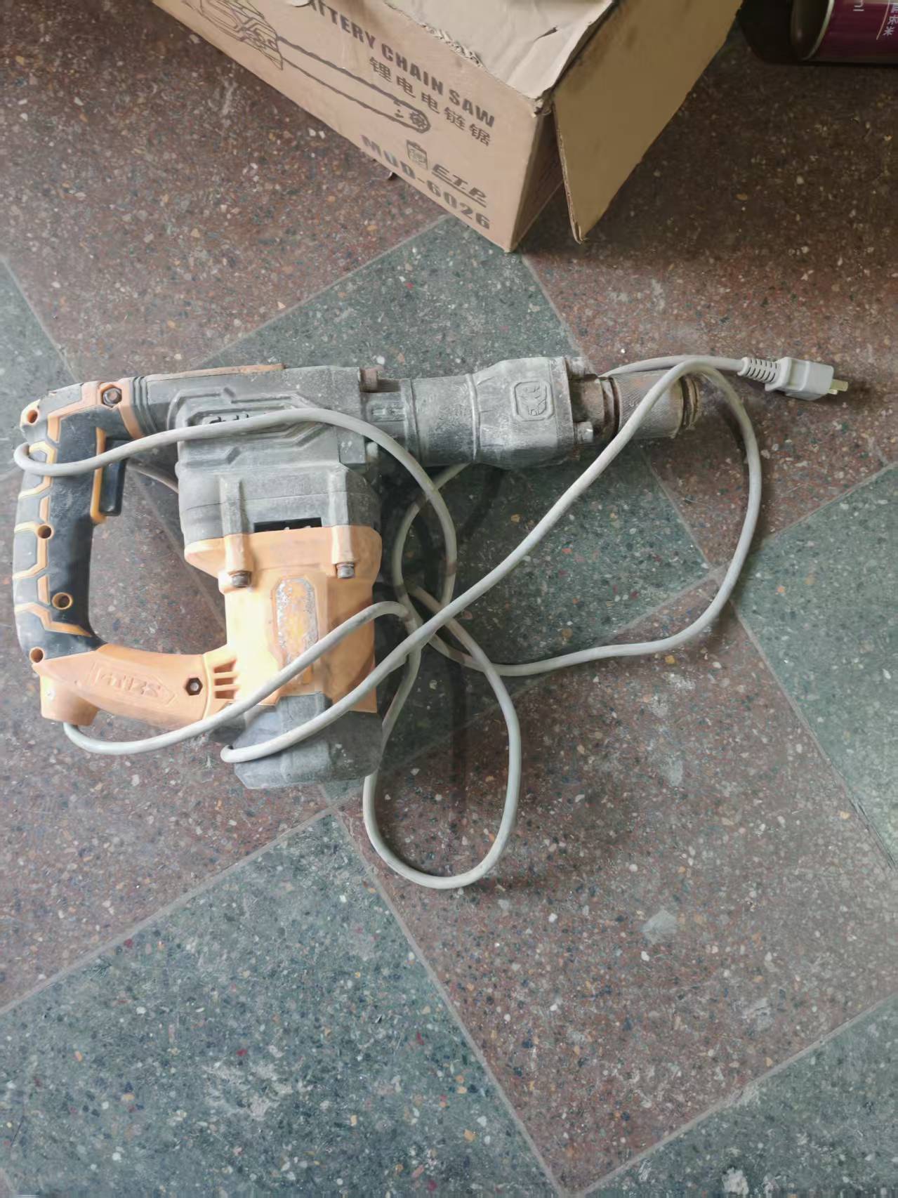 钢铁战士电镐二手